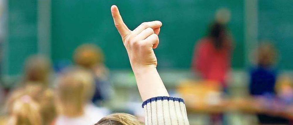 Positive Zeichen. Bei den Betreuungsbedingungen in den Schulen  also der Schüler-Lehrer-Relation  ist Brandenburg ein Land mit deutlichen Verbesserungen seit 2004.
