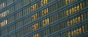 Hier ging gar nichts mehr. Am Berliner Flughafen Tegel wurden am Mittwoch zwischen 11 und 14 Uhr alle Flüge gestrichen, weil sich die Aschewolke vom isländischen Vulkan Grimsvötn...