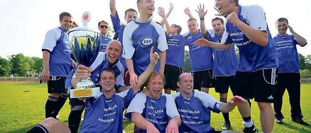 Jubel beim RSV. Eintracht Teltow steigt als Meister in die Landesliga auf.