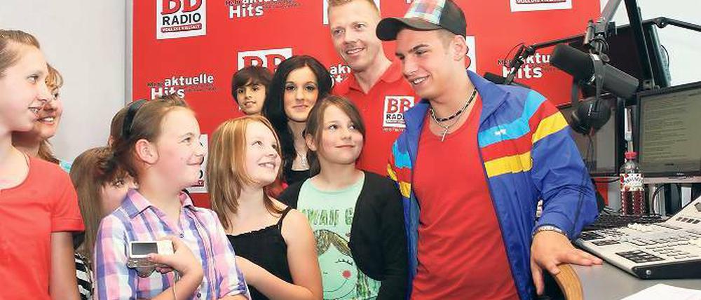 Der Superstar. Pietro Lombardi, angehimmelt von seinen jungen Fans.