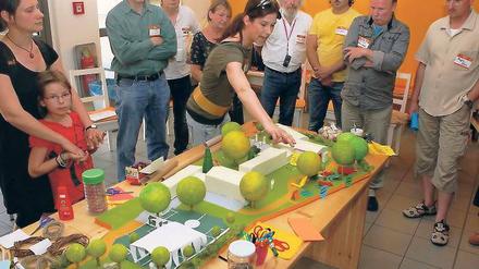 Garten im Modell. 40 Treffpunkt-Förderer beriet über die Gestaltung.