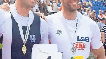 Meister und Vizemeister. Marcel Hacker (l.) kann für die weitere WM-Saison planen, der Potsdamer Falko Nolte (r.) ist schon aus dem Rennen um die Auswahlplätze.