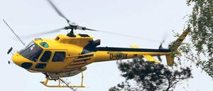 Im Einsatz gegen Raupen. Wie hier bei Ludwigslust wird auch in Mittelmark vom Hubschrauber aus gegen den Eichenprozessionsspinner gesprüht.