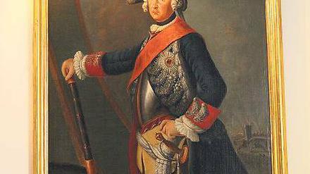 In Feldherrenpose. Gemälde mit Friedrich dem Großen.
