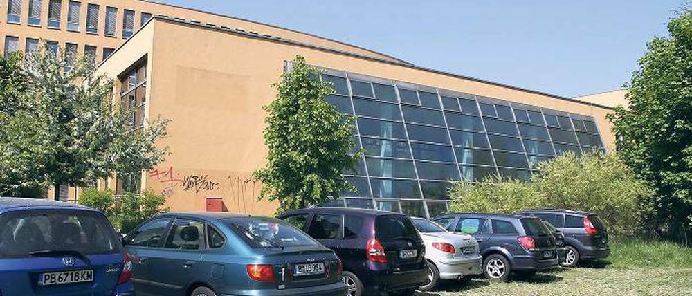 Telefonieren statt essen. Das Casino wird zum Callcenter umgebaut.