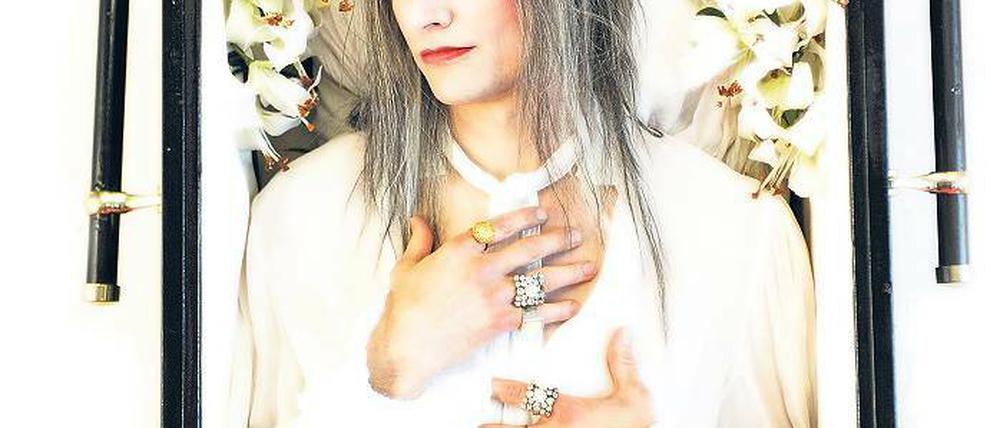 Sind so schöne Ringe. Gold ist das einzige, was an Volpone, gespielt von Wolfgang Vogler, noch glänzt.