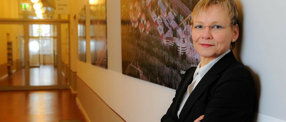 Die märkische Hochschullandschaft soll in den kommenden Jahren umgebaut werden. Wissenschaftsministerin Sabine Kunst will mit eingeschränkten finanziellen Möglichkeiten die Universitäten und Hochschulen im Land zukunftsfähig zu machen.