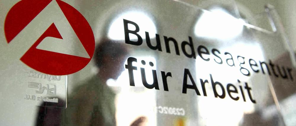 Die Zahl der Bedarfsgemeinschaften im Landkreis ist weiter gesunken: Im vergangenen Jahr waren weniger als 8000 Haushalte zwischen Havelland und Fläming auf Sozialleistungen angewiesen.