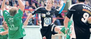 Vorgezogener Abschied. Lasse Kohnagel Rückraumspieler des Handball-Zweitligisten VfL Potsdam, warf in seinem vorletzten Heimspiel beim 37:30 gegen Tabellenführer Hildesheim sieben Tore.