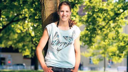 Vorfreude auf den Sommer. Chantal Laboureur, Außenangreiferin des Volleyball-Bundesligisten SC Potsdam, wechselt nach dem heutigen Saisonabschluss vom Spiel in der Halle zum Spiel auf Sand.