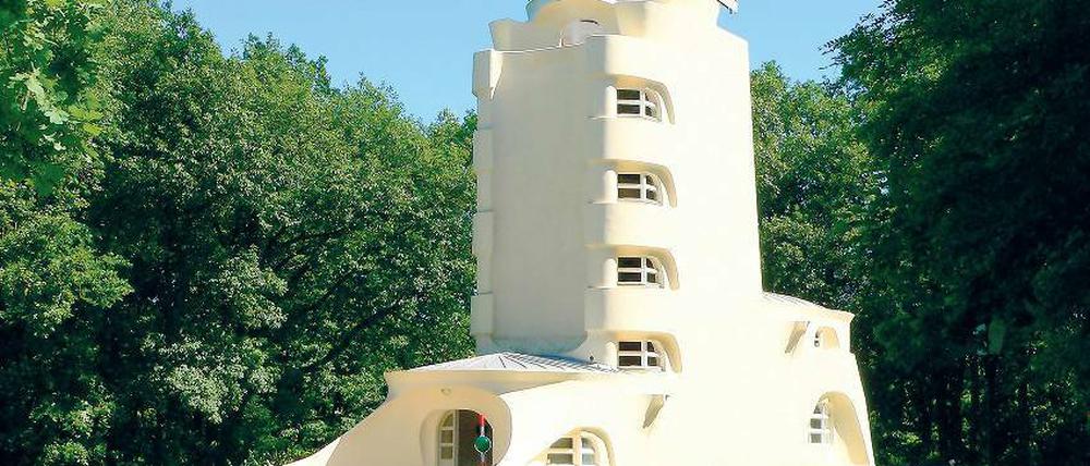Meisterwerk. Der Einsteinturm auf dem Telegraphenberg gilt als herausrragende Architektur. Wäre sie auch heute, wo sich auch in Potsdam zahlreiche Bürgerinitiativen gegen Bauprojekte wenden, möglich gewesen? Beim Architekturgespräch tat man sich schwer mit einer Antwort.