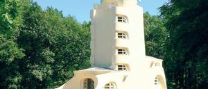 Meisterwerk. Der Einsteinturm auf dem Telegraphenberg gilt als herausrragende Architektur. Wäre sie auch heute, wo sich auch in Potsdam zahlreiche Bürgerinitiativen gegen Bauprojekte wenden, möglich gewesen? Beim Architekturgespräch tat man sich schwer mit einer Antwort.