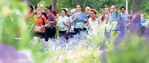 Blüten und Grazien. Am Muttertag startet im Potsdamer Volkspark wieder der Frauenlauf. Männer dürfen nur zugucken und anfeuern.