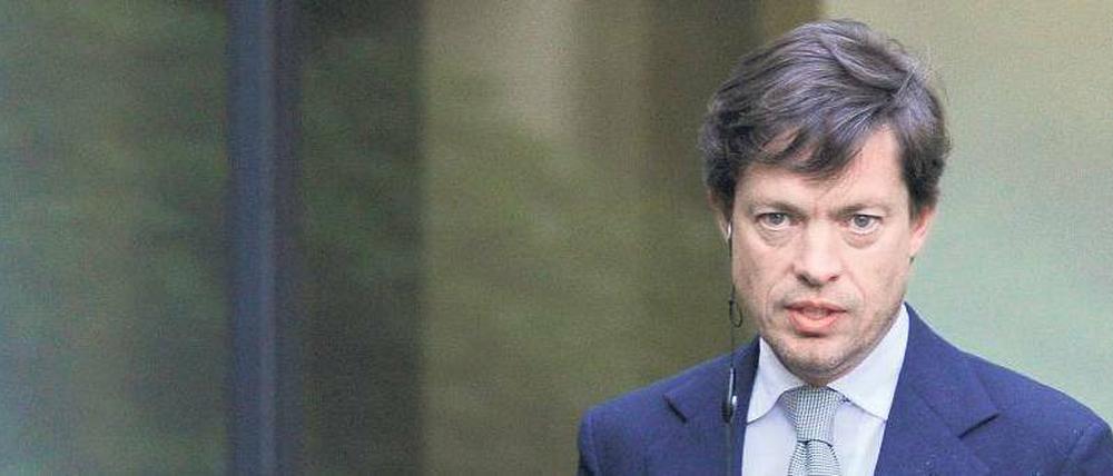 Mann ohne Heimat. Nicolas Berggruen ist rastlos unterwegs, die Verbindung zur Außenwelt ist sein Blackberry. Nun will er abermals in Potsdam investieren.