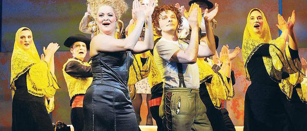 Spritzig. Die Cottbuser Inszenierung „Candide“ in der Musikalischen Leitung von Marc Niemann und der Regie Wolfgang Lachnitts.