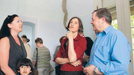 &amp;#Ganz zart. Elisabeth Sonneck (2.v.r.) gestaltete das Innere des Schinkelbaus.