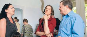 &amp;#Ganz zart. Elisabeth Sonneck (2.v.r.) gestaltete das Innere des Schinkelbaus.