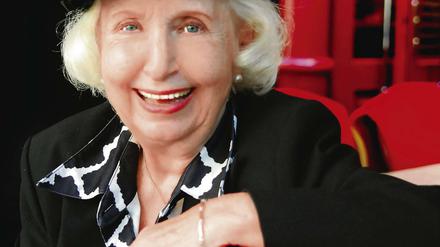 Kleine Frau, große Klappe. Edith Hancke feiert heute einen runden Geburtstag. Am Sonntag wird sie im Theater am Kurfürstendamm mit einer Matinee geehrt.