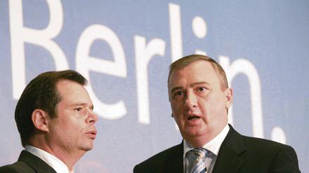 Gemeinsam gehen? Nach der Demontage des CDU-Fraktionschefs Pflüger (li.) mehren sich die Stimmen, die auch den Rücktritt von Landeschef Ingo Schmitt fordern.