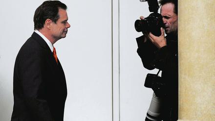 Reines Gewissen. Friedbert Pflüger auf dem Weg ins Abgeordnetenhaus, wo er sich seiner Fraktion stellen wollte.