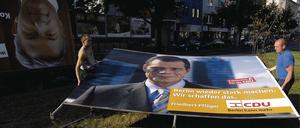 Demontiert. Nach der Wahl 2006 waren es Arbeiter, die Pflüger aus der Öffentlichkeit entfernten. Jetzt wollen viele Parteifreunde den damaligen Kandidaten loswerden.