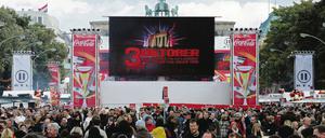 Einheitsmeile. Vor dem Brandenburger Tor waren gestern Abend viele Konzerte geplant, am Wochenende steht ein Familienfest an.