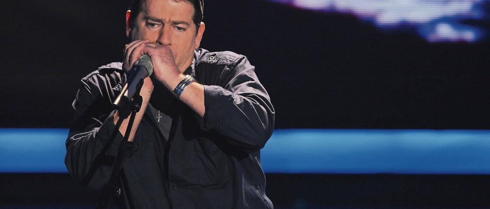 Karriere mit der Mundharmonika. Der 44-jährige Potsdamer Michael Hirte während seines Auftritts beim RTL-Finale.