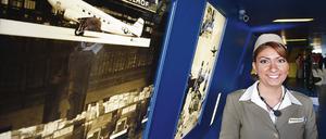 Neue Flieger-Location. 1,3 Millionen Euro hat Air Service Berlin in Schönefeld investiert. Der Rosinenbomber (Douglas DC 3) wird nun von hier aus starten. Überdies sollen in dem umgebauten Terminal Veranstaltungen rund um das Fliegen stattfinden.