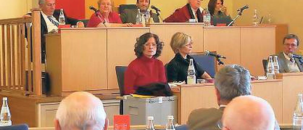 Zwei sind eine Fraktion. Das gilt nun in der Stadtverordnetenversammlung. Bürgerbündnis, Die Andere und Potsdamer Demokraten bekommen mehr Mitspracherecht.