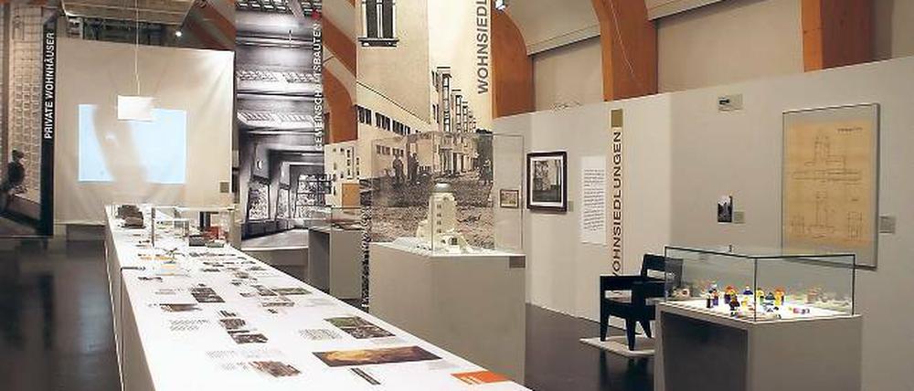 Klar und informativ. Ein Blick in die Ausstellung und in die Moderne.