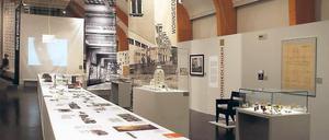 Klar und informativ. Ein Blick in die Ausstellung und in die Moderne.