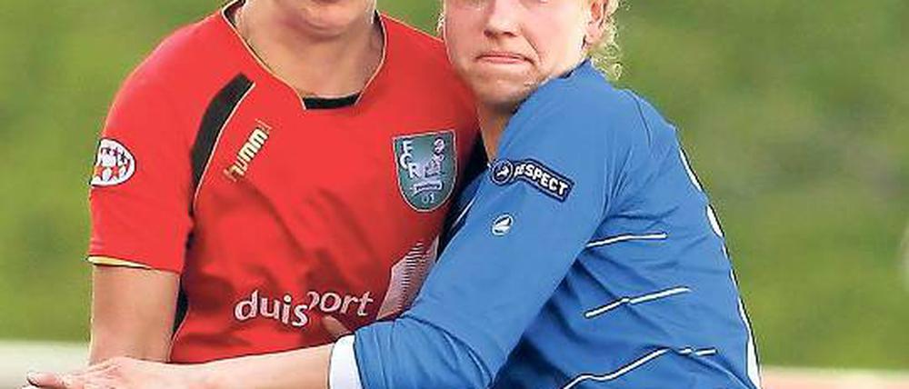 Duell der Routiniers. Potsdams Viola Odebrecht (rechts) und Duisburgs Inga Grings wollen am Sonntag ins Champions-League-Finale in London einziehen.