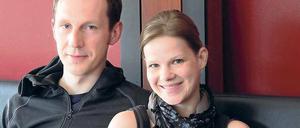 Gefährlich. Peter Wagner und Juliane Niemann spielen Wolf und Schaf.