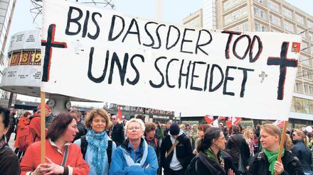 Sarkastische Kommentare. Nicht nur ältere Lehrer demonstrierten.