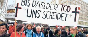Sarkastische Kommentare. Nicht nur ältere Lehrer demonstrierten.