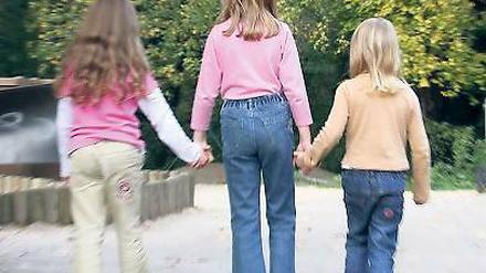 Kinder aus finanziell schwachen Familien erhalten künftig mehr Geld für Bildung und Freizeit: In Potsdam haben 4800 Kinder und Jugendliche einen Anspruch darauf.
