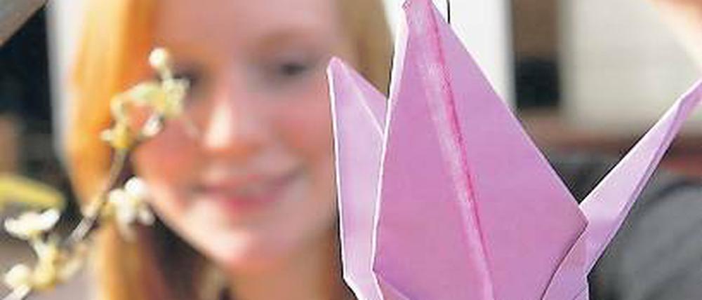 Fürbitte. Ihre Wünsche schrieben die Schüler auf Zettel in Vogelform.