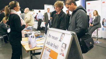 Bald eine steile Karriere? Unternehmen aus der Region Potsdam warben bei der Jobinale im Waschhaus gestern um Nachwuchskräfte.