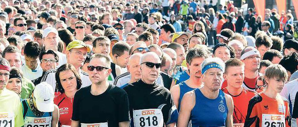 Massenansturm. Im vergangenen Jahr kamen beim Drittelmarathon knapp 2600 Teilnehmer ins Ziel. Diesmal sollen es möglichst ebenso viele werden.