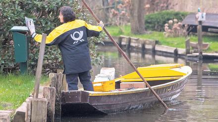 Letzte Saison. Jutta Pudenz stellt im brandenburgischen Lehde im Spreewald von ihrem Kahn aus Post zu. Die bundesweit einzige Kahnpostfrau startet Anfang April in ihre letzte Saison im Spreewald.