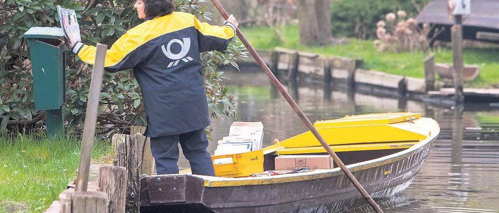 Letzte Saison. Jutta Pudenz stellt im brandenburgischen Lehde im Spreewald von ihrem Kahn aus Post zu. Die bundesweit einzige Kahnpostfrau startet Anfang April in ihre letzte Saison im Spreewald.