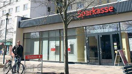 Standortwechsel. Die Sparkasse im neuen Gebäude am Kepler-Platz.