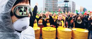 Bloß nicht leise. Zwischenstopp Potsdamer Platz: Mehr als 120 000 Menschen protestierten in Berlin gegen die Atompolitik der Bundesregierung und für den Ausstieg aus der Atomkraft.