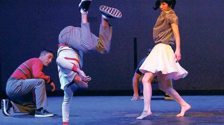 Headspins und Powermoves zu Bachs Wohltemperiertem Klavier. Flying Steps proben für ihren Auftritt im Nikolaisaal.