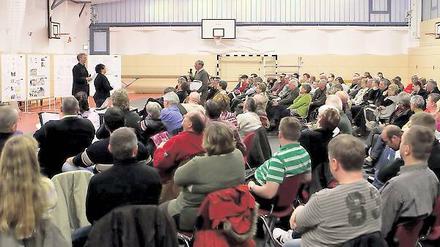 Volles Haus. Rund 200 Drewitzer besuchten am Mittwochabend die Bürgerversammlung zur Gartenstadt. Abermals hagelte es Proteste gegen das Konzept.