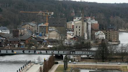Der Berliner Investor Klaus Groth hat sich mit seinen Speicherstadt-Plänen eine deftige Abfuhr im Potsdamer Gestaltungsrat abgeholt. Der Rat renommierter Architekten, Stadt- und Landschaftsplaner um die Vorsitzende Prof. Ulla Luther sieht in den vorgestellten Fünf- und Sechsgeschossern für die mittlere Speicherstadt „eine zu massive Neubebauung“, wie Prof. Michael Bräuer sagte.