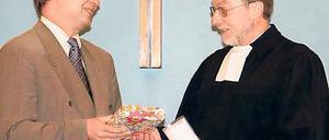 Zeit für den Garten: Uwe Breithor (l.) verabschiedet sich von Heinz Meixner.