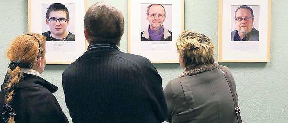 Im Porträt. Ein Stadtteil, eine Ausstellung, neun Gesichter  Bewohner von Drewitz haben sich porträtieren lassen und zeichnen ein anderes Bild des Stadtteils, der als billig und verarmt gilt.