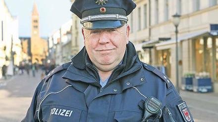 Immer auf der Lauer. Revierpolizist Joachim Pfeifer hat schon viele Sünder gestellt.