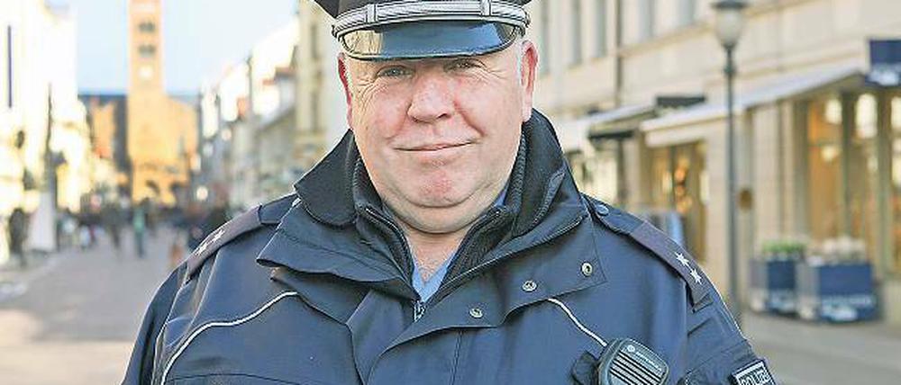 Immer auf der Lauer. Revierpolizist Joachim Pfeifer hat schon viele Sünder gestellt.